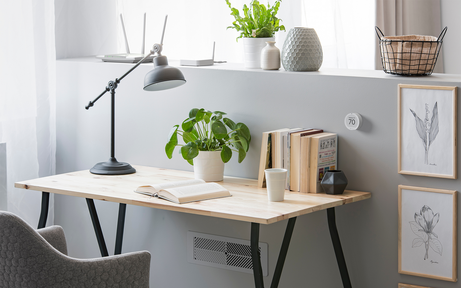 Office Desk with Flair Bridge, Flair Puck and Flair Smart Vent